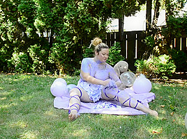 Chubby princess smashes cake with her big ass