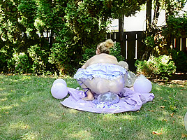 Chubby princess smashes cake with her big ass