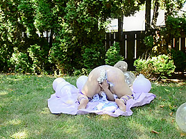 Chubby princess smashes cake with her big ass