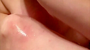 Curvy Goddess In The Bath Shaving Legs & Pussy