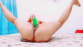 Curvy Milf Sex With Green Toy