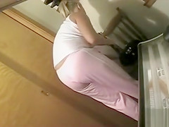 Curvy blonde has no idea she’s being video recorded