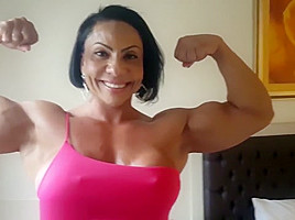 Curvy muscle booty (WHAT'S HER NAME?!)