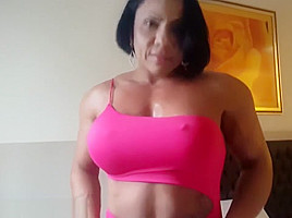 Curvy muscle booty (WHAT'S HER NAME?!)
