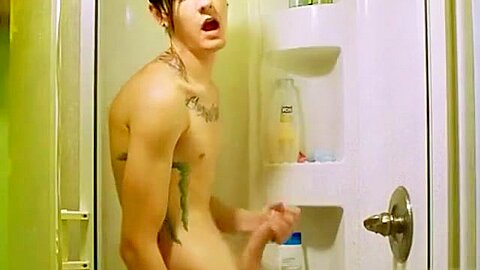 Daltronn Wank Fest in the shower