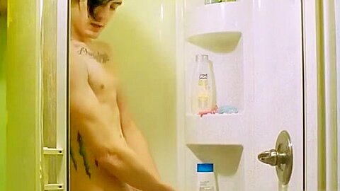 Daltronn Wank Fest in the shower