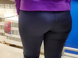 Delicious ass girls in tight lycra pants 2