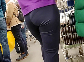 Delicious ass girls in tight lycra pants 2