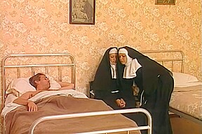 Des Nonnes enculees au couvent
