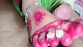 Desi Cute Bhabhi Beutifull Footjob