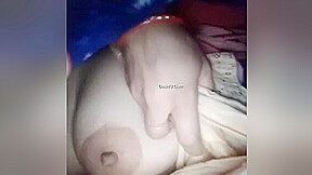 Desi Girl Shows Her Boobs