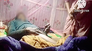 Desi Old Bhabhi Raat Ko Bulakar Chudai Karvaya