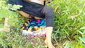 Desi Outdoor Risky Public Fuck Milf Girlfriend With Sonali Shinha
