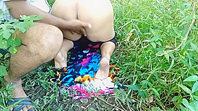 Desi Outdoor Risky Public Fuck Milf Girlfriend With Sonali Shinha