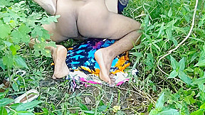 Desi Outdoor Risky Public Fuck Milf Girlfriend With Sonali Shinha
