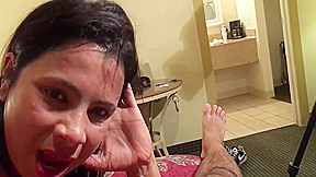Desi Slut Siya Loves Eating Cum