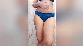 Desi Stepsister Ko Nangi Dekha Nahate Hue