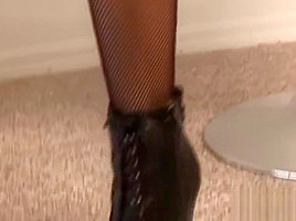 Diamond Kitty Decides To Show Off
