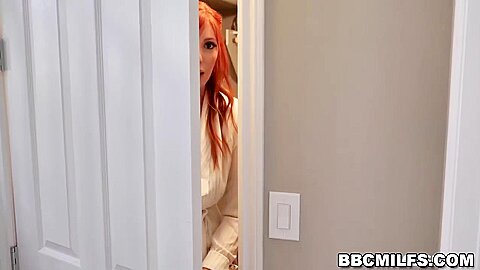 Dominanat Milf Joins Her Cheating Husband