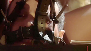 Dominant chick making her man cum