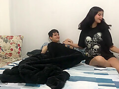 Encuentro A Mi Hermanastro En Su Habitacion Masturbandose Y Me Pongo Cachonda - Parte 1 - Porno En E