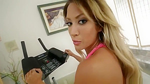 Enticing platinum MILF Capri Cavanni in wild hardcore drilling