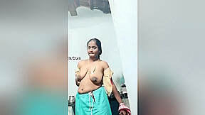 Exclusive- Sexy Mallu Bhabhi Changing Cloths