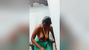 Exclusive- Sexy Mallu Bhabhi Changing Cloths