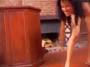 Exotic Zaina does a sexy dance - Latin-Hot