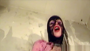 Extreme babe is mask solo