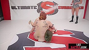 Fingering lez wrestler MILF fights against babe on field