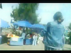 Flaquita bien puta en minifalda