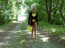 Flashing And Sex In Cornfield