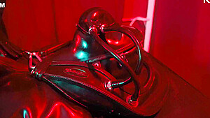 For The In Bodybag And Heavy Rubber Mask - Rubber Slave