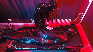 For The In Bodybag And Heavy Rubber Mask - Rubber Slave