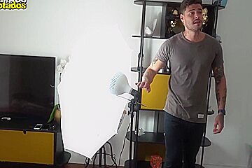 Gay Porn - O Corretor De Imoveis Me Fodeu Gostoso 6 Min