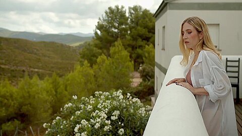 Gets Covered In Cum After Fling