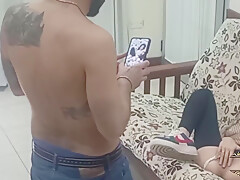 Geygi Plays With The Photographer In Backstage