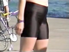 Girl has ridden the bicycle and showed the candid shorts ass 06zb