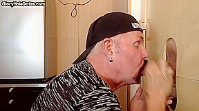 Gloryhole BJ loving gaydaddy sucks cock in amateur video