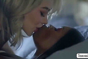Gorgeous Ebony Gets Her Pussy Licked And Fucked By Shemale Gf - Emma Rose