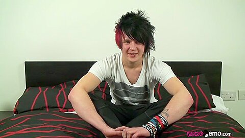 Gorgeous Louis Beats His Emo Meat - Louis Phantom Jerks