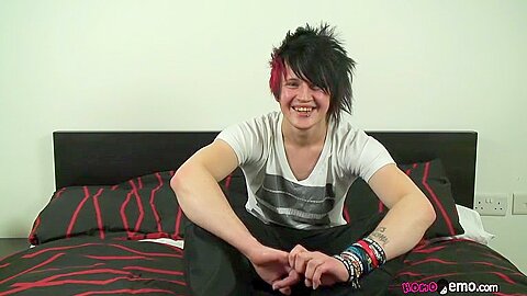 Gorgeous Louis Beats His Emo Meat - Louis Phantom Jerks