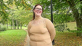 Gwen, 28, confectionery saleswoman in Culoz (01)!