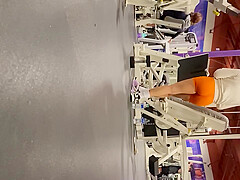 Gym big booty candid