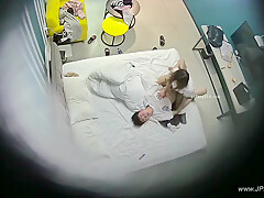 Hackers use the camera to remote monitoring of a lover's home life 597