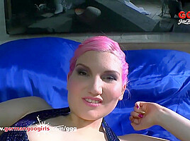 Haired Babe Knows How To Deepthroat And Satisfy