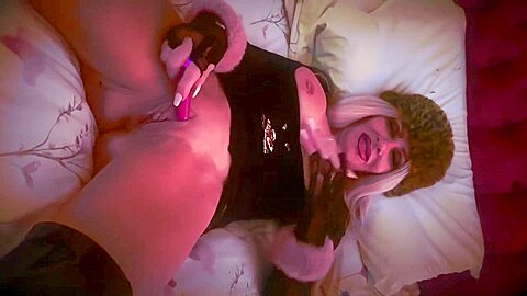 Horny Blonde Cougar