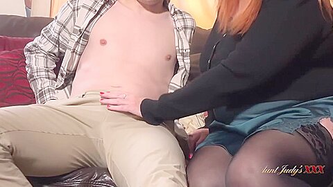 Horny Mature Milf Melanie Gives Her New Tena