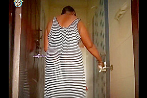 Hot Bengali Bhabhi Unseen Bathing Nude Video In Bathroom